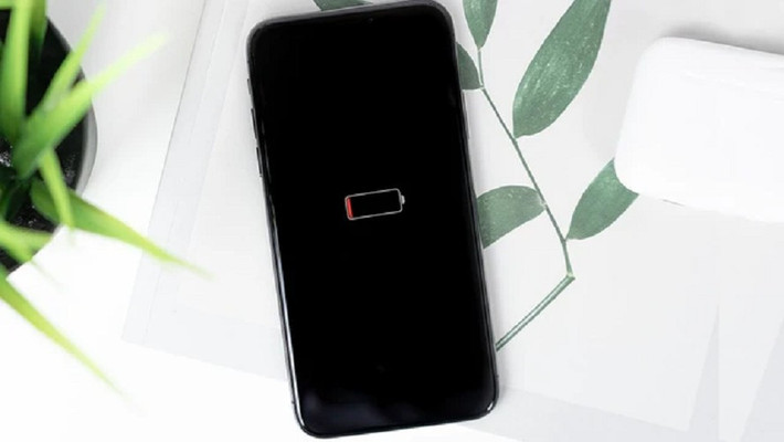 iPhone 16 Pro Max và Galaxy S25 Ultra chỉ đạt thời lượng pin lần lượt là 8h30 và 8h, dù sở hữu chip mạnh và màn hình hiện đại.