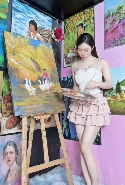 3. Hồng Nhung ART nổi lên với các video vẽ tranh nghệ thuật mang màu sắc “cực chill” và phong cách sexy.