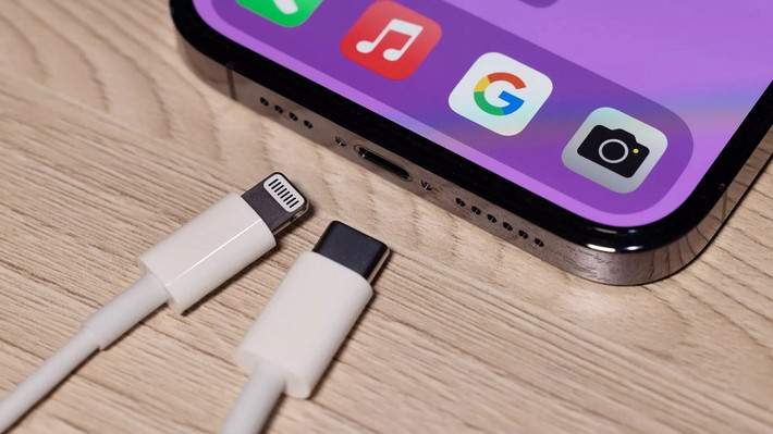 Apple hiện có chương trình tái chế miễn phí cho người dùng, cho phép gửi lại cáp và phụ kiện cũ qua đường bưu điện.
