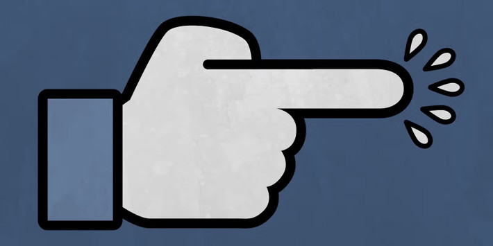 Tuy vậy, nhiều người phàn nàn Poke vô dụng, không mang giá trị khác biệt so với emoji hay reaction.