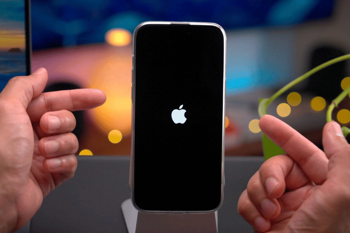 Sau thời gian dài hoạt động, bộ nhớ RAM bị chiếm dụng khiến iPhone dễ lag, treo ứng dụng hay mất kết nối.