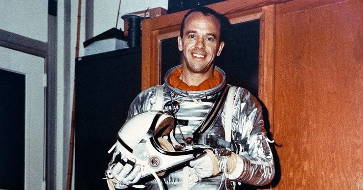 Năm 1961, phi hành gia Alan Shepard thực hiện chuyến bay cận quỹ đạo đầu tiên cho nước Mỹ, ghi dấu mốc lớn trong cuộc đua không gian. (Ảnh: Người đưa tin)