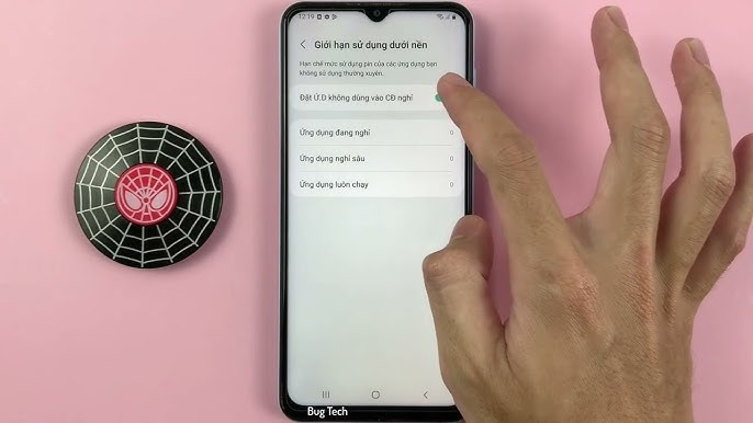 Tắt hoặc giới hạn ứng dụng chạy nền cũng là cách hiệu quả để tiết kiệm pin và giảm lag.