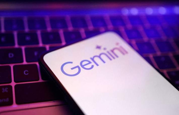 Ứng dụng Gemini của Google vừa lần đầu vượt ChatGPT để đứng số một trên App Store ngày 15/9.