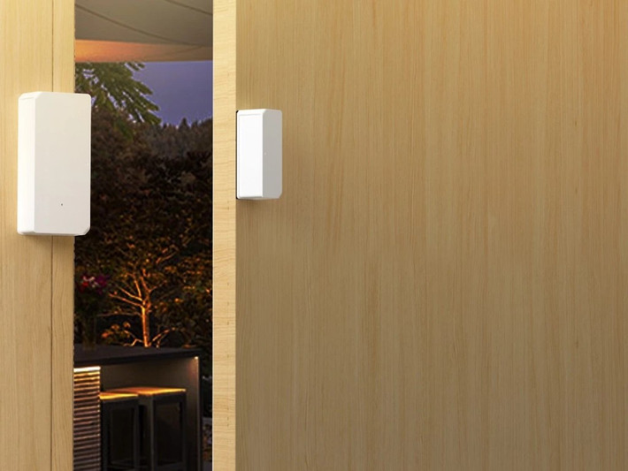 Cảm biến cửa Sonoff DW2-RF lại “ghi điểm” ở khả năng báo mở cửa theo thời gian thực, gửi thông báo ngay về điện thoại.