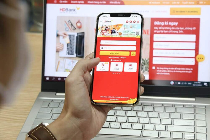 Trong khi đó, HDBank xây dựng hệ sinh thái tài chính khép kín để người dùng không phải “nhảy app” cho từng nhu cầu.