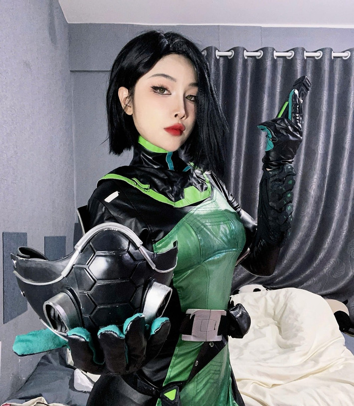 Trong lần trở lại mới nhất, Nana khiến fan ngỡ ngàng với màn cosplay Viper Mommy.