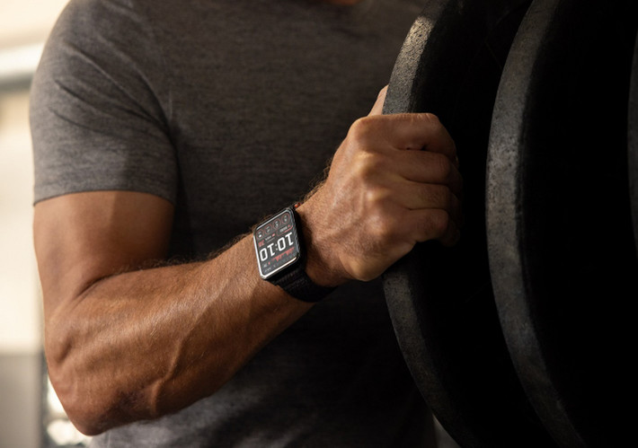 Pin của Garmin Venu X1 kéo dài tới 8 ngày ở chế độ smartwatch, đáp ứng nhu cầu luyện tập dài ngày mà không cần sạc liên tục.
