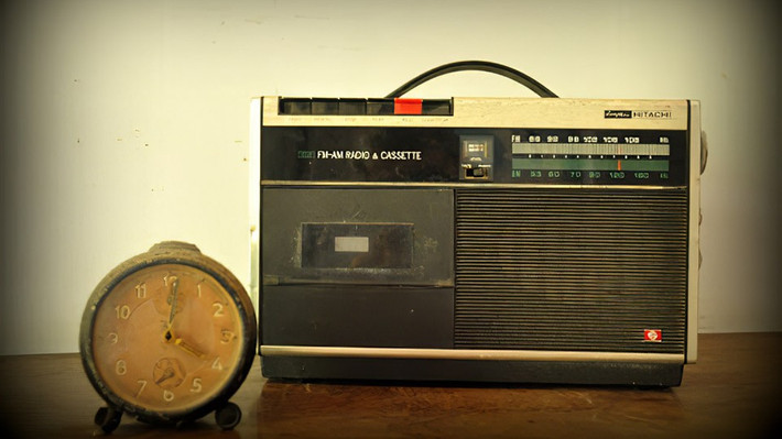Một nghiên cứu cho thấy chỉ một chiếc radio cũ cũng có thể “ngốn” 4 watt liên tục dù không bật.