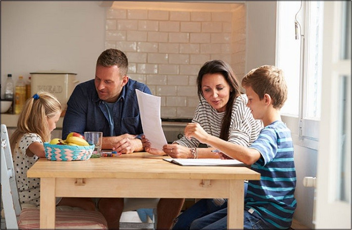 Cuối cùng, lập sẵn một kế hoạch khẩn cấp cho gia đình, xác định nơi trú ẩn và cách liên lạc trong mọi tình huống.