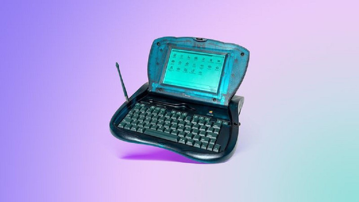 1. Newton eMate 300 là chiếc PDA (Personal Digital Assistant) có bàn phím vật lý, hướng tới học sinh với thiết kế nhiều màu sắc và lớp vỏ siêu bền.