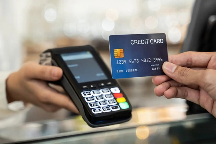 Không ít người chọn cách trả số tiền tối thiểu mỗi kỳ, nhưng thực tế lại phải gánh mức lãi suất cao tới 30% mỗi năm.