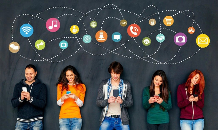 Những ứng dụng như TikTok, LinkedIn hay Vieclam24h đang trở thành công cụ quen thuộc của thế hệ này.