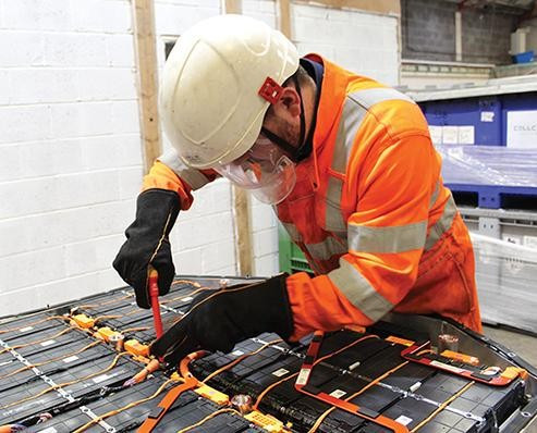 Vi khuẩn có thể tái chế gần như toàn bộ khoáng chất quan trọng trong pin như lithium, niken và coban.(Ảnh: engineerlive)