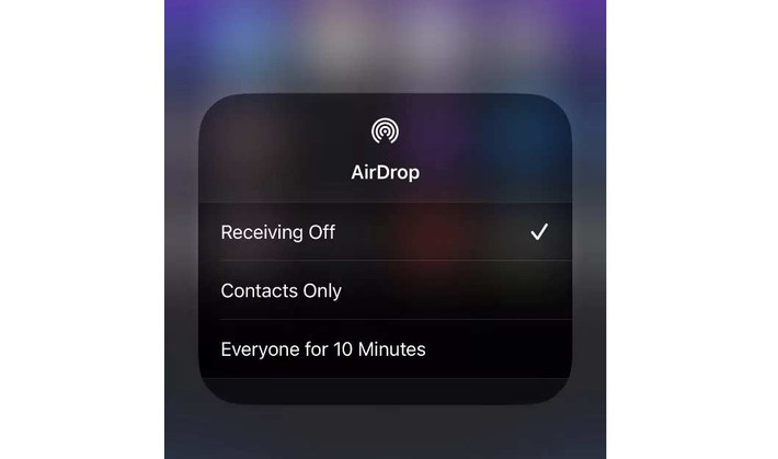 Tắt AirDrop khi không dùng để tránh việc iPhone liên tục quét thiết bị xung quanh.