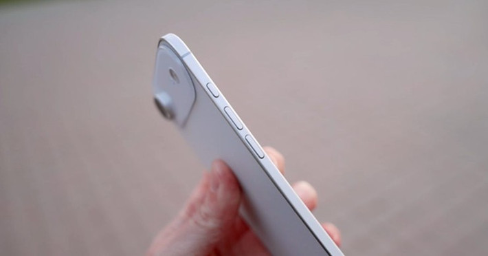 iPhone 17 Air đang trở thành tâm điểm tranh cãi sau loạt thông tin rò rỉ đầy bất ngờ. (Ảnh: Arttimes)