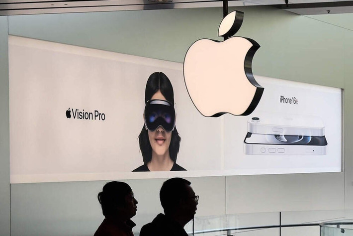 Năm 2016, Apple cam kết đầu tư 275 tỷ USD vào Trung Quốc, con số vượt cả giá trị Kế hoạch Marshall sau Thế chiến II.