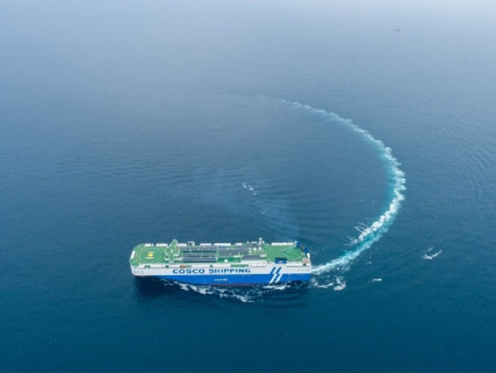 Các tấm pin năng lượng mặt trời Sea-Shield hiệu suất cao vẫn hoạt động ổn định trong điều kiện khắc nghiệt như hơi muối và rung động đại dương.