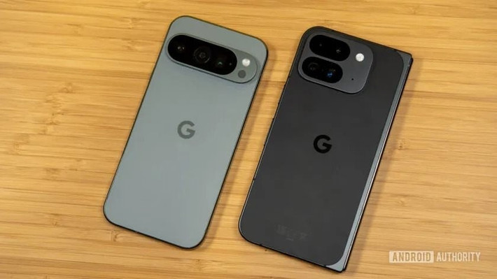 Pixel 9 Pro, 9 Pro XL và 9 Pro Fold cũng nên chờ bản Pixel 10 Pro, dự kiến có pin lớn hơn, sạc nhanh hơn và màn hình PWM tần số cao. (Ảnh: Android Authority)