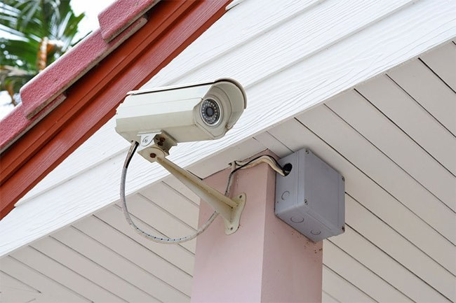 Các thiết bị này còn tích hợp đàm thoại hai chiều, giúp kiểm soát người ra vào và lưu bằng chứng nếu cần.
