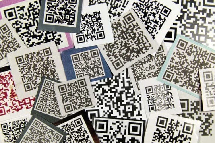Mỗi mã QR giống như một bức tranh thu nhỏ được mã hóa bằng ô vuông đen trắng chứa thông tin duy nhất.