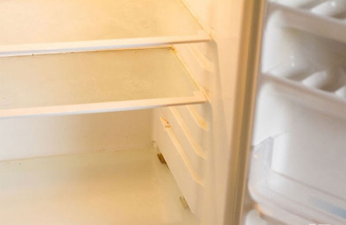 Hãy vệ sinh các cuộn dây tản nhiệt phía sau tủ và xả tuyết khi băng dày để tăng hiệu suất làm lạnh.
