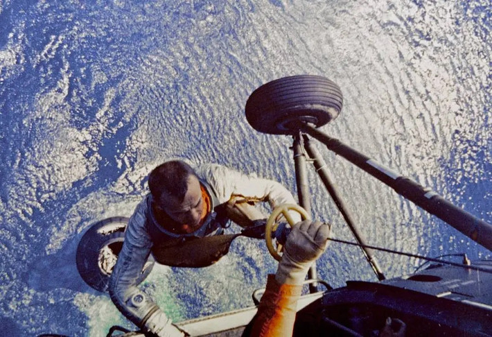 Sự cố buộc NASA phải nghiêm túc xem xét lại việc quản lý nhu cầu sinh lý trong không gian.(Ảnh: NASA)