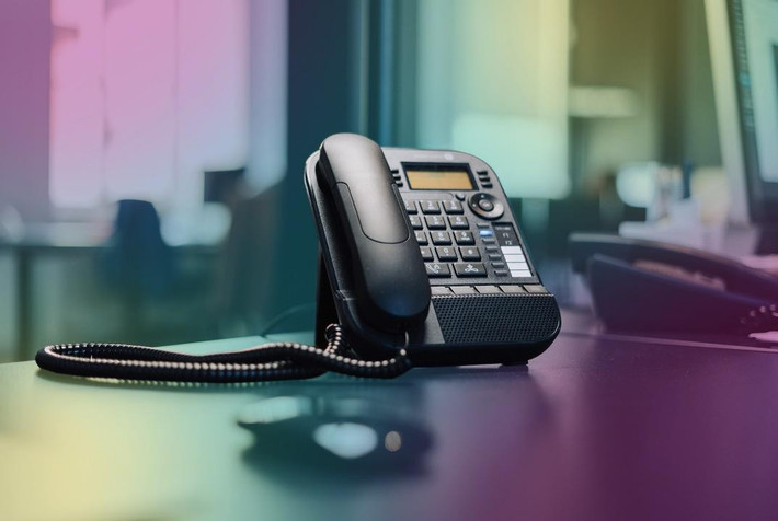 Trong khi smartphone thống lĩnh đời sống cá nhân, điện thoại bàn vẫn chiếm vị trí quan trọng trong thế giới kinh doanh.