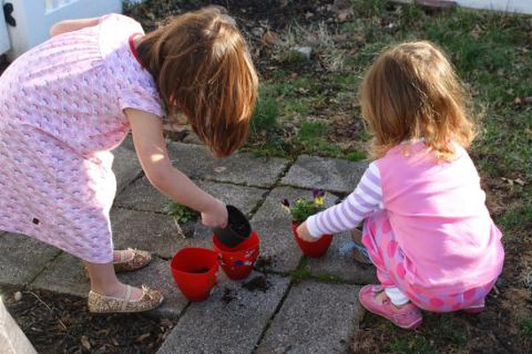 Họ đều là những người có EQ cao, biết cách xây dựng các mối quan hệ xã hội, biết cách để người khác toàn tâm toàn ý với mình. Đó là lý do vì sao họ gặp được nhiều quý nhân trong cả công việc lẫn cuộc sống.