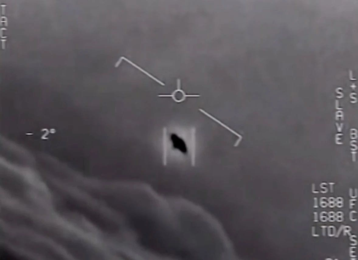Tuyên bố chấn động... Mỹ âm thầm thu hồi hơn 10 UFO bị rơi? 