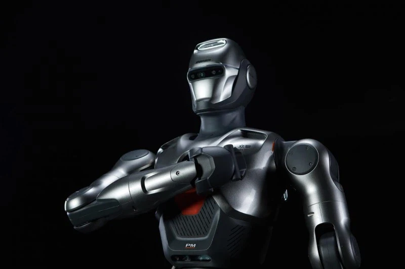Robot Trung Quốc vận động hệt con người, lộn bằng một tay siêu đỉnh 