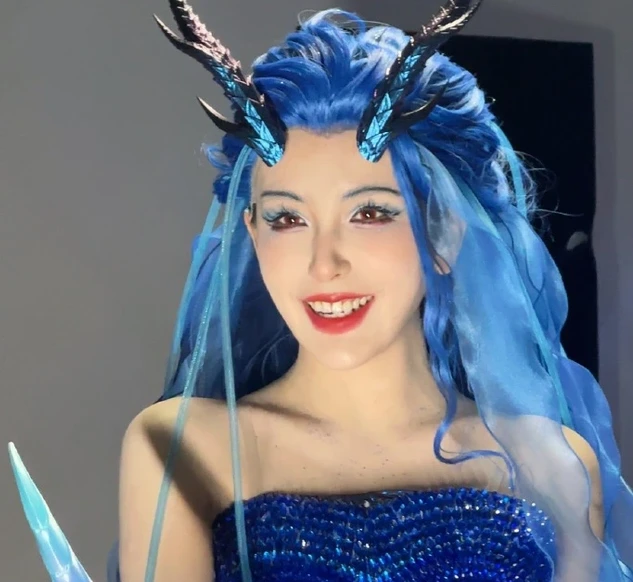 Nữ MC đình đám LPL cosplay “thánh nữ” phim Na Tra, đẹp hớp hồn