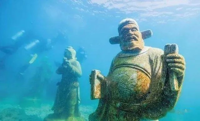 Hồ cạn nước, lăng mộ hoàng gia bất ngờ xuất hiện... chuyên gia sững sờ