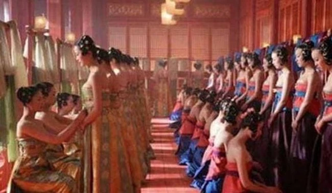 Bất ngờ tiêu chuẩn chọn vợ yêu của hoàng đế Trung Quốc 