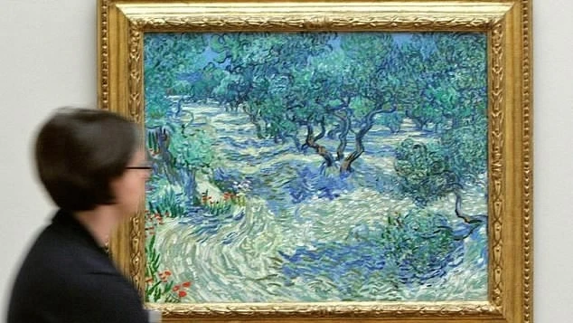 Phóng to tuyệt phẩm của Van Gogh, bí mật trăm năm dần hé lộ