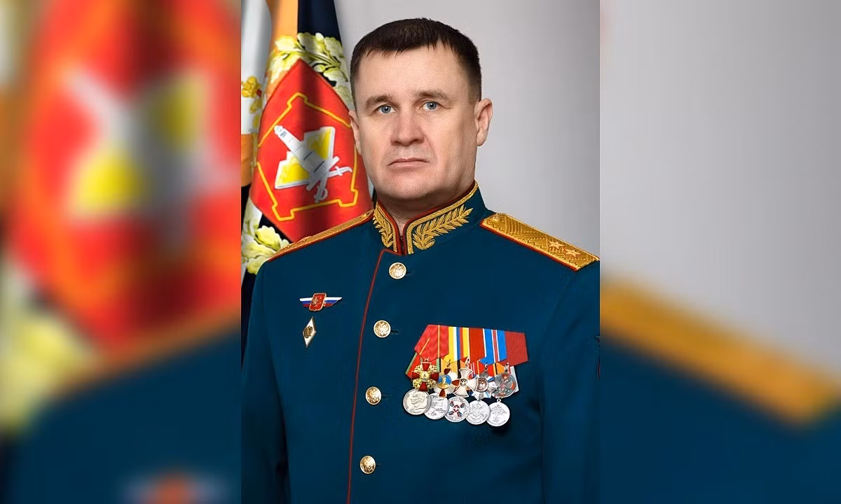 Còn hiện tại, thông tin tướng Mordvichev chấp nhận sự bổ nhiệm của Tổng thống Putin làm Tư lệnh Lục quân Quân đội Nga, đã được công bố với toàn thế giới; một lần nữa đập tan tin đồn về "cái chết khi đang làm nhiệm vụ" của ông.