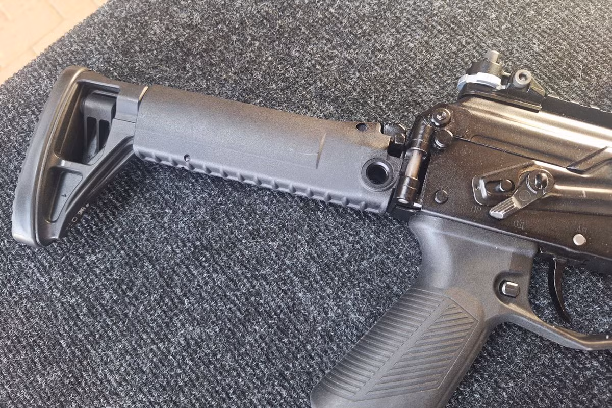 AK-12K và AK-12SK sử dụng loại đạn 5,45×39mm, bao gồm cả đạn cơ bản và đạn có độ xuyên phá cao và đạn vạch đường. Kèm với đó hộp tiếp đạn tiêu chuẩn 30 viên.