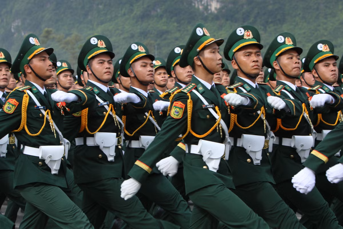 Theo Ban tổ chức, rút kinh nghiệm lần tổng hợp luyện cách đây gần 3 tuần, khắc phục thời tiết nắng nóng, các đơn vị tiến hành huấn luyện nghiêm túc, chặt chẽ. Các khối đi bộ động tác cá nhân; đội hình hàng ngang, hàng dọc tương đối đều, đẹp, thống nhất.