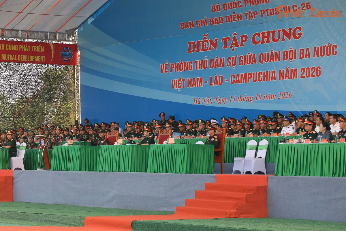 Sáng 14/10, tại Lữ đoàn 249, Binh chủng Công binh, Bộ Quốc phòng Việt Nam tổ chức diễn tập chung về phòng thủ dân sự giữa quân đội ba nước Việt Nam - Lào - Campuchia năm 2026.