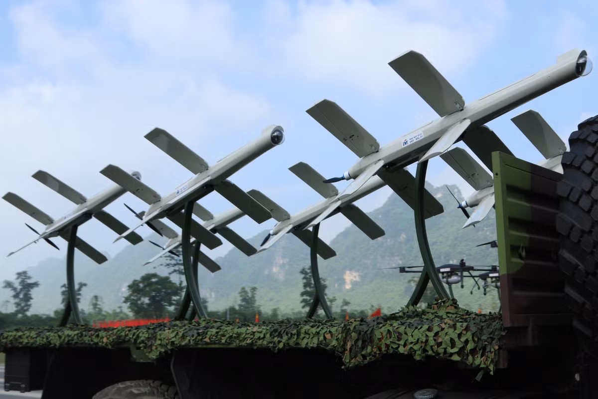 Cận cảnh mẫu UAV chiến đấu tham gia diễu binh, diễu hành.