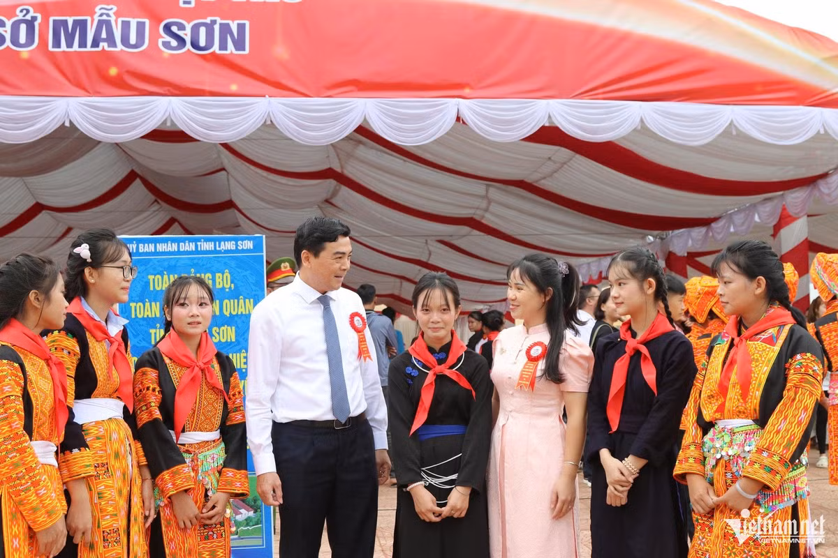 w-khai-giang-2-164.jpg
