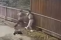 Mâu thuẫn tình cảm, người đàn ông đâm bạn gái nhiều nhát