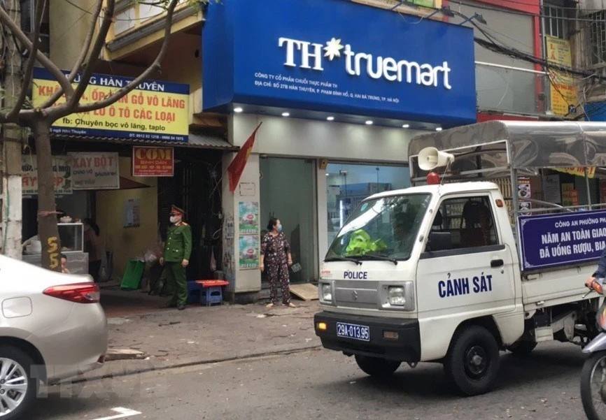 Hà Nội trong ngày đầu đóng cửa quán ăn đường phố, trà đá vỉa hè