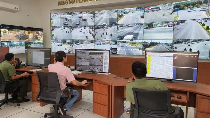 Khám phá hệ thống “mắt thần” giám sát giao thông quốc lộ 51