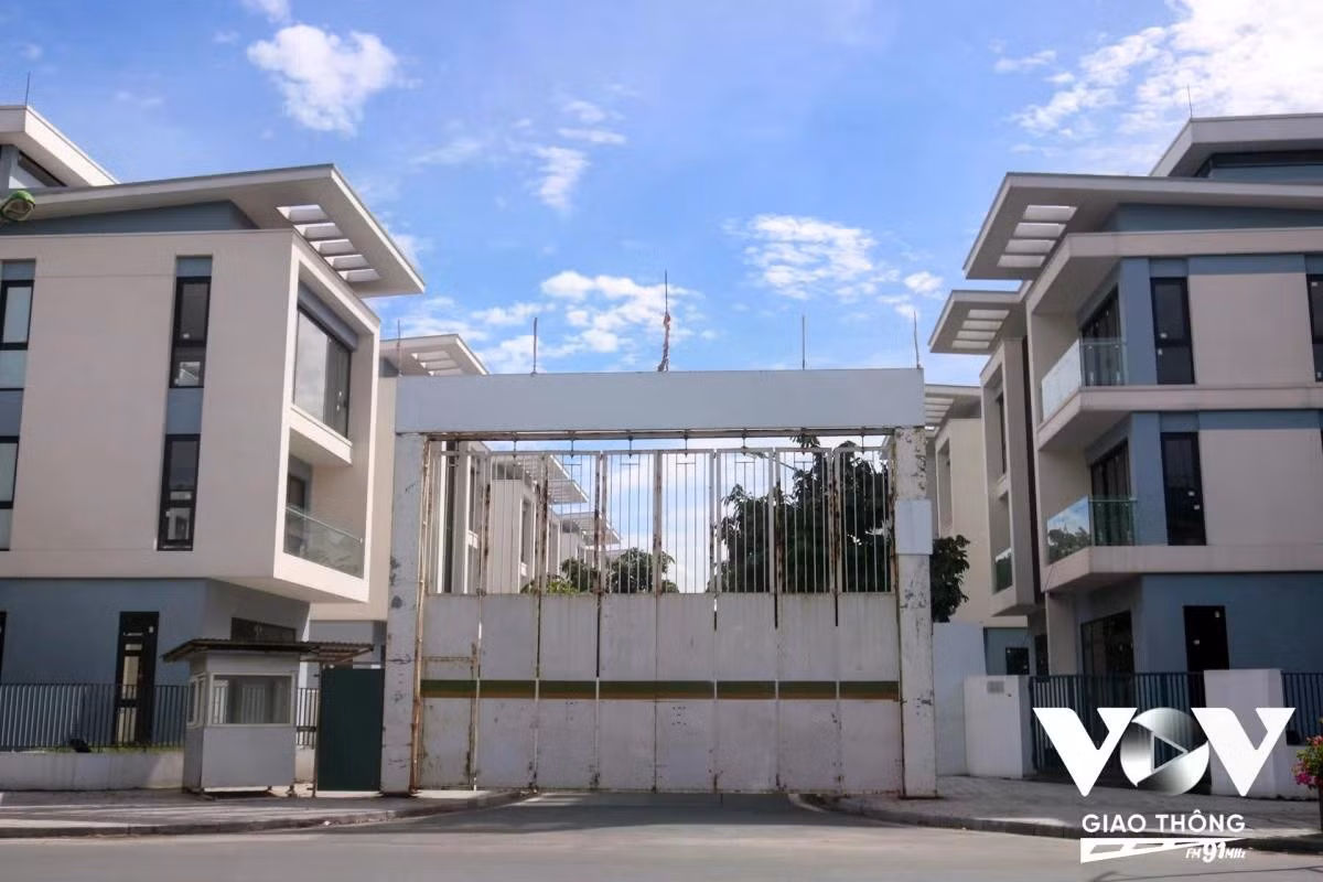 An Quý Villa: Nằm trong tổng thể Khu đô thị Dương Nội (quận Hà Đông, Hà Nội), An Quý Villa là một trong những khu biệt thự cao cấp sở hữu vị trí đắc địa ngay trên mặt đường trục chính Lê Quang Đạo kéo dài