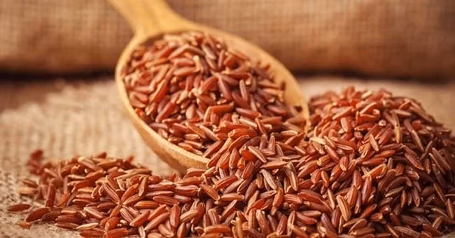 Đây cũng là loại gạo mà Hoàng đế Khang Hy thường ăn, sau đó Hoàng đế Càn Long nhận thấy nó có nhiều lợi ích nên duy trì việc ăn gạo đỏ trong thời gian dài.
