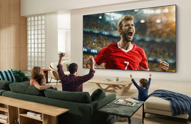 [GALLERY] TV LG 115 inch biến phòng khách thành sân vận động