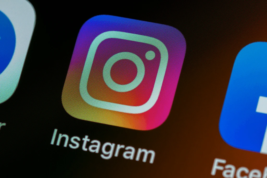 [GALLERY] Meta AI gây sốc, tự giúp hacker chiếm tài khoản Instagram