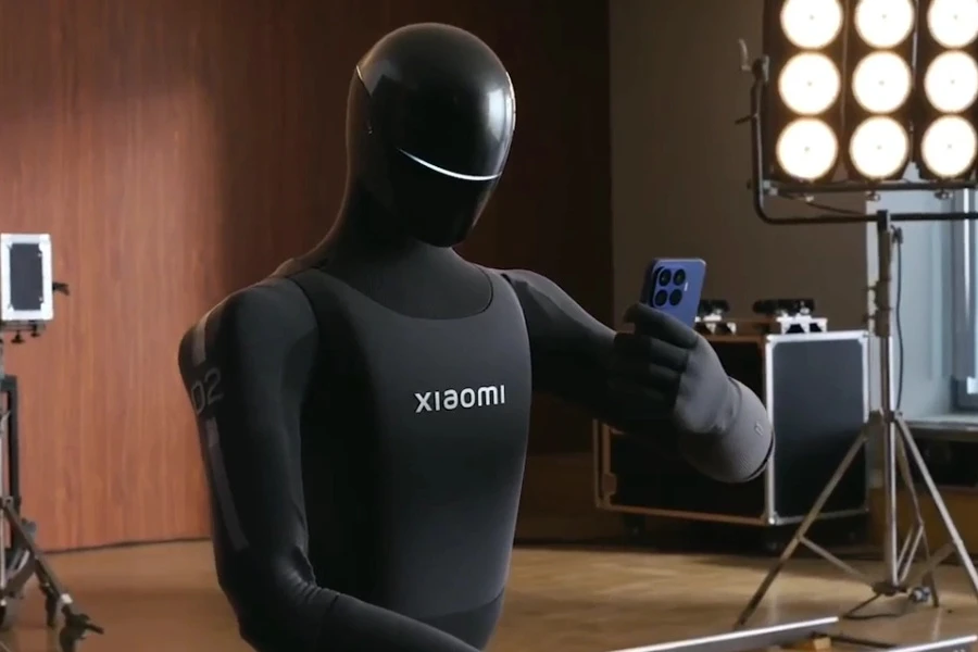 [GALLERY] Robot Xiaomi tự chụp ảnh bằng 17T Pro khiến khán giả trầm trồ