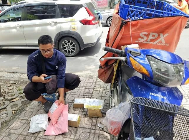[VIDEO] Phí sàn thương mại điện tử bào mòn lợi nhuận người bán